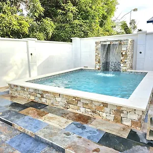 Travelholics Getaways Piarco